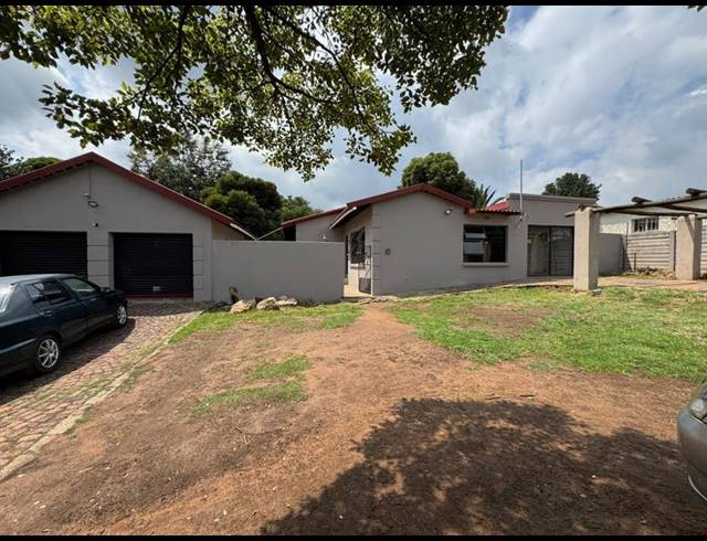 3 BEDROOM HOUSE FOR SALE IN BIRCHLEIGH NORTH